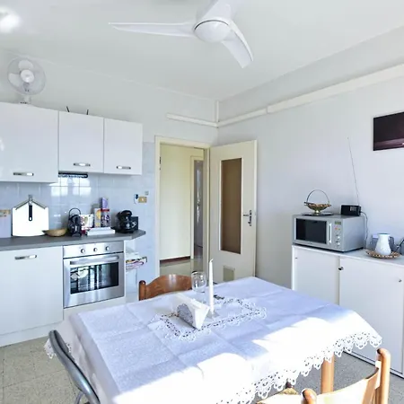 Apartman Cozy In With Wifi